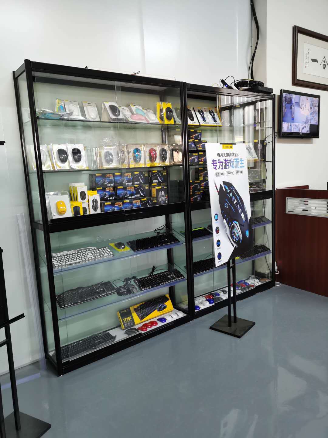 T-WOLF TF800 components on desk