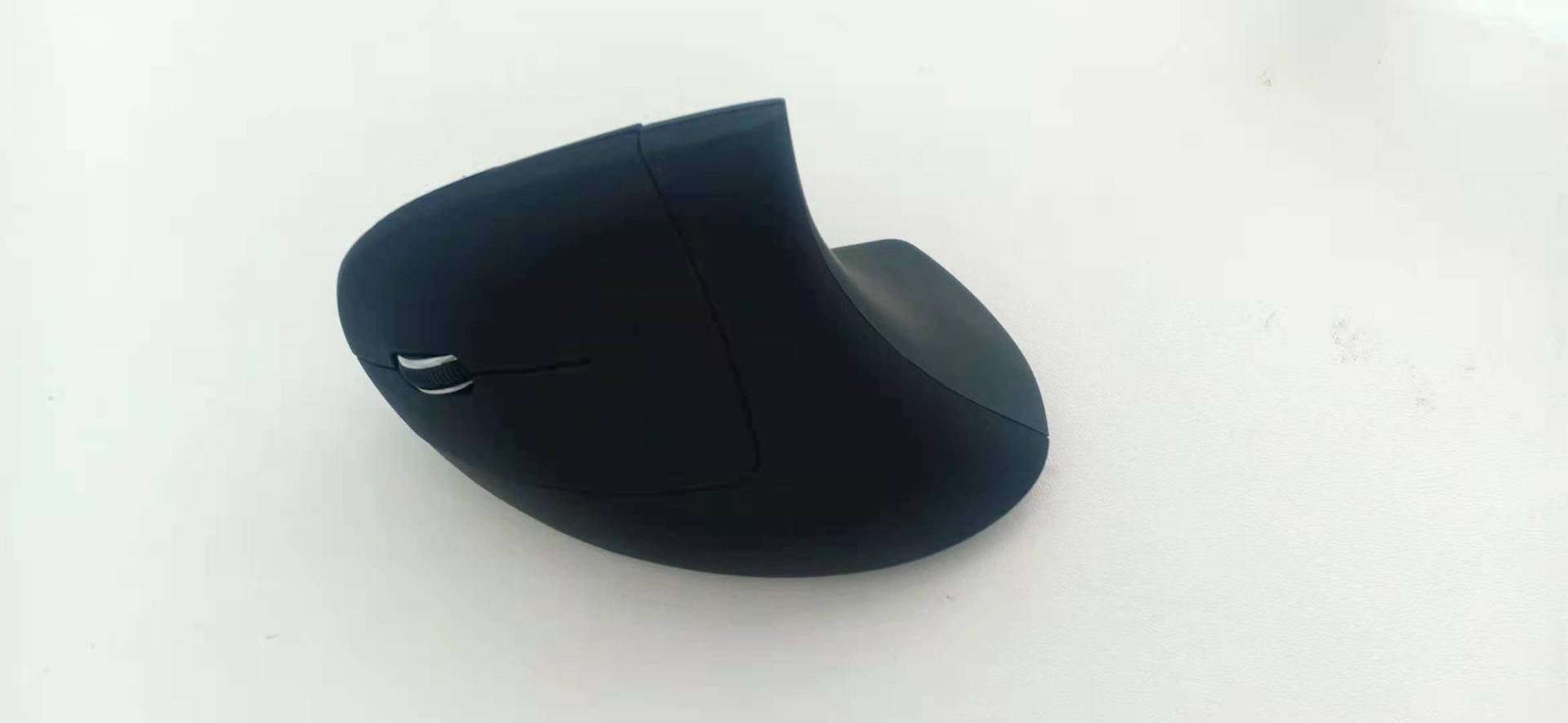 Ergonomic design gaming mouse