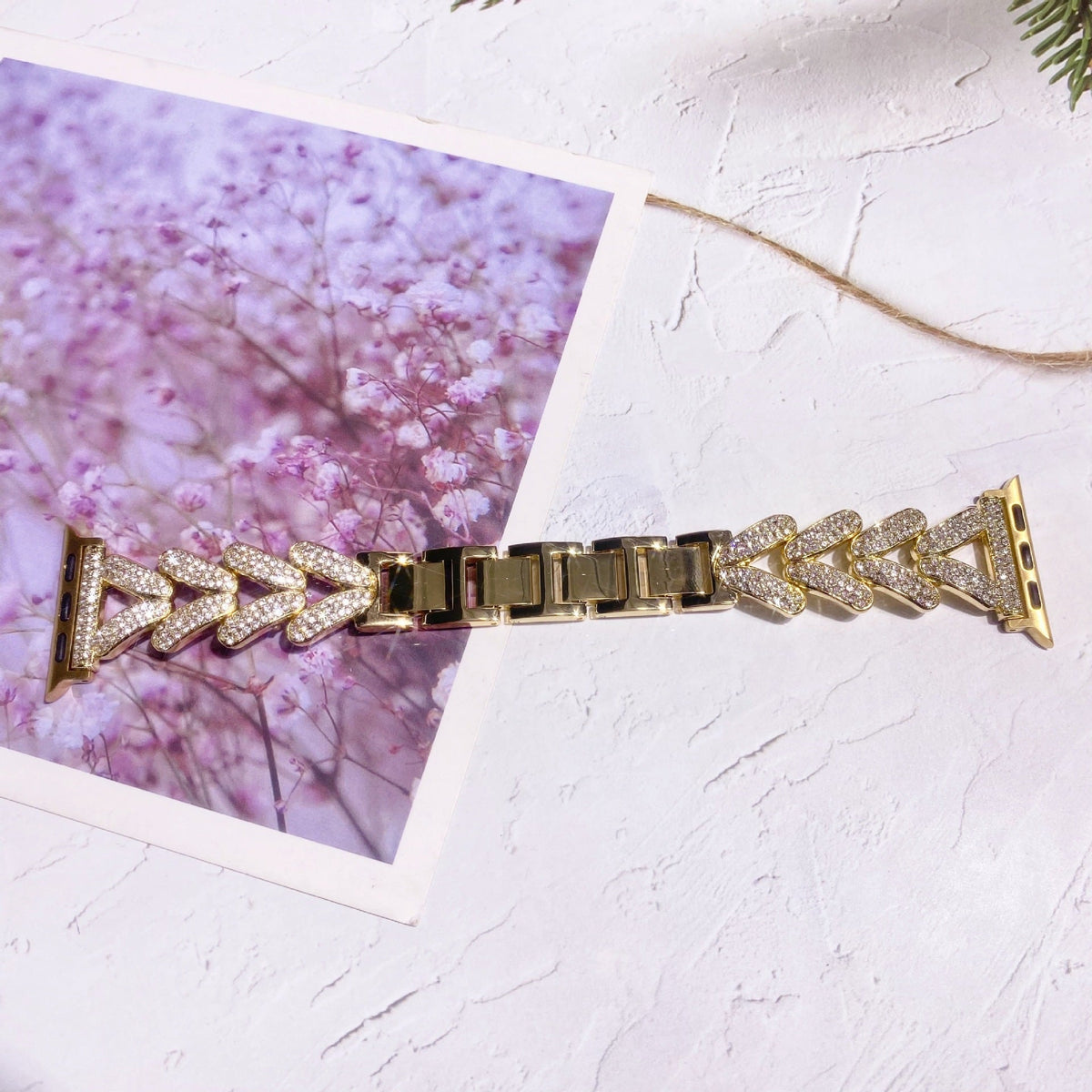 Stylish diamond-studded Apple Watch band in black