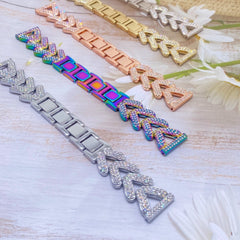 Diamond-studded Apple Watch band in gold