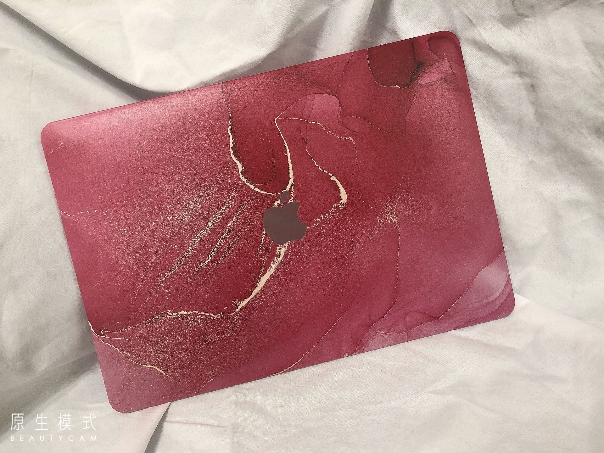 Marble hard shell case for MacBook featuring quick access image 8