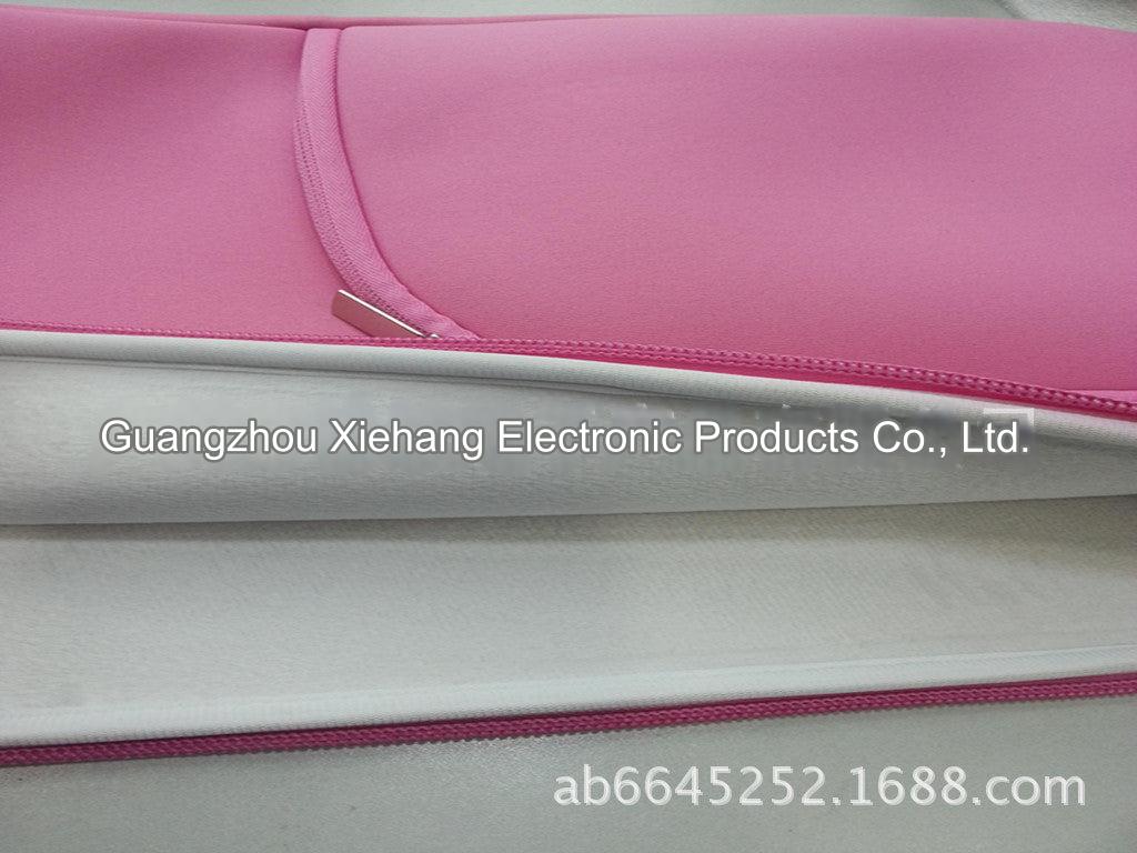 Durable nylon laptop case for protection image 4