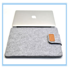 Versatile and lightweight laptop case