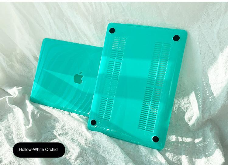 Ports and buttons access on MacBook case - image 9