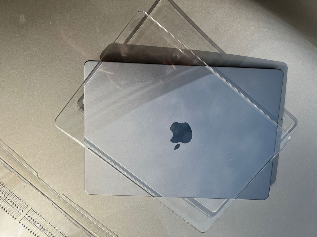 Crystal clear MacBook Pro shell - image 4
