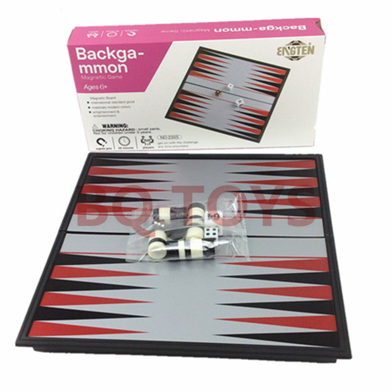 Compact 13x13 cm chessboard with gold and silver pieces
