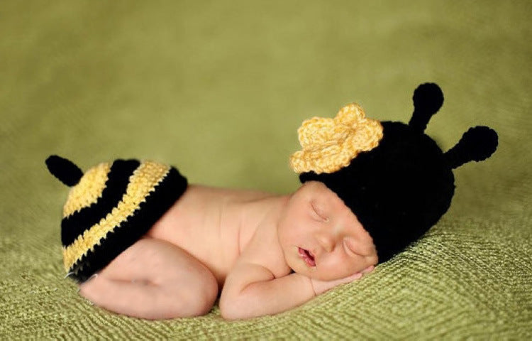 Woven bee-shaped prop capturing artistic details