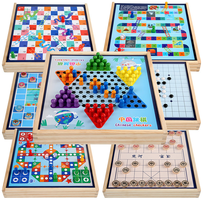 Gomoku game included in wooden chess set for kids