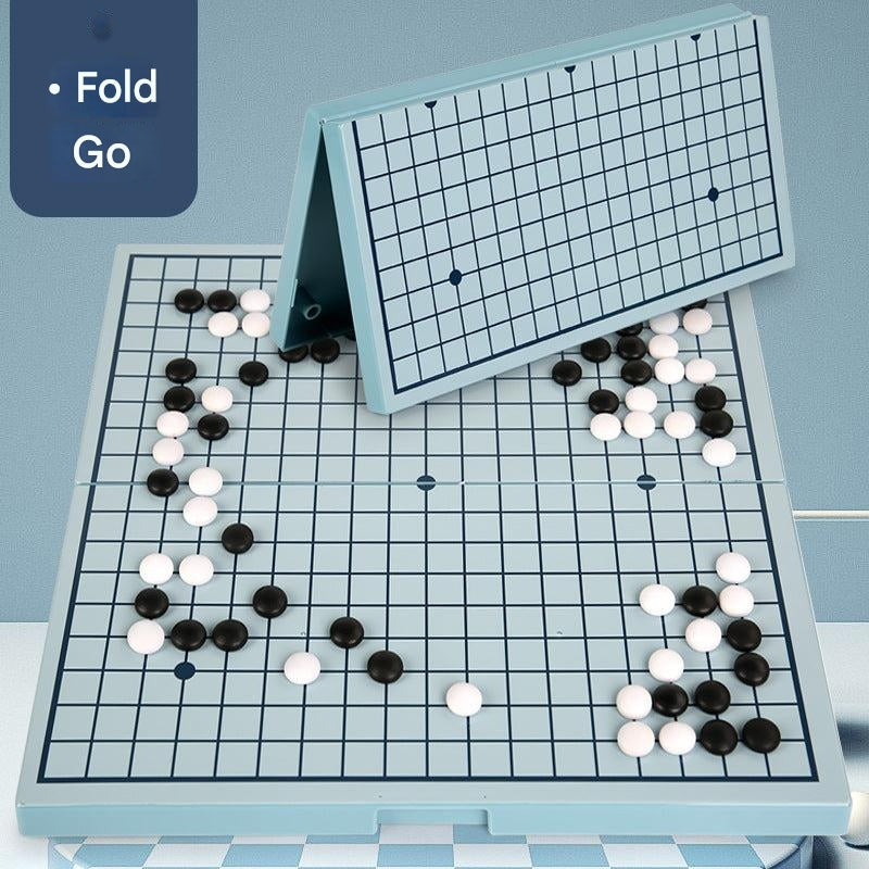 Gomoku game included in wooden chess set for kids