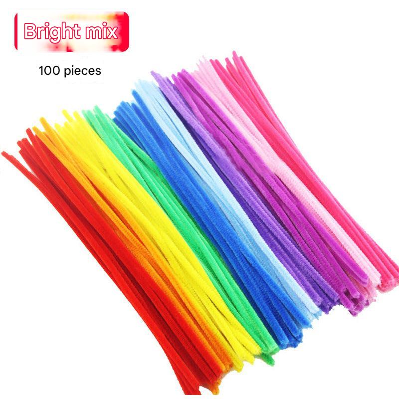Flexible twist bars for imaginative play