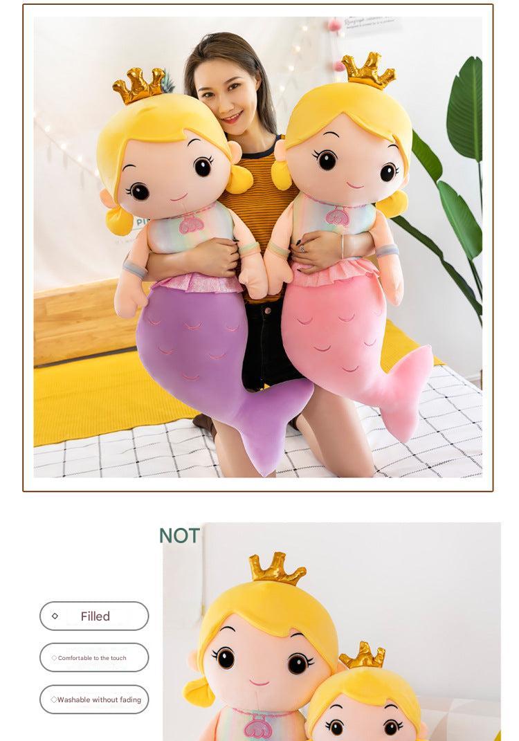 Detail of the soft plush fabric of the doll