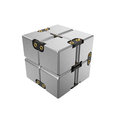 Unique colourful pattern on the Infinite Magic Cube