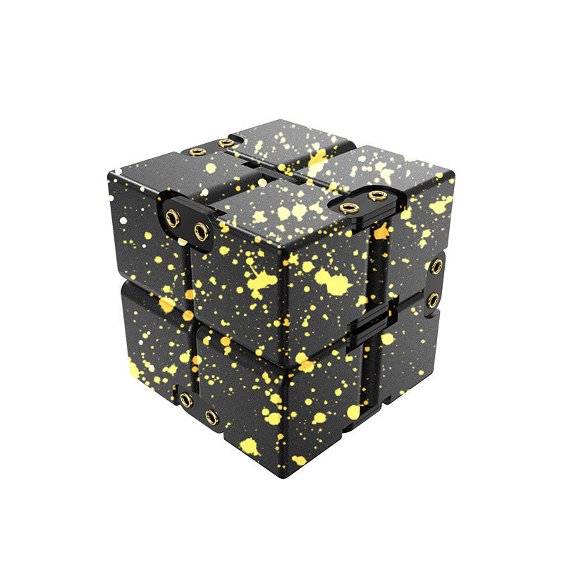 Unique colourful pattern on the Infinite Magic Cube