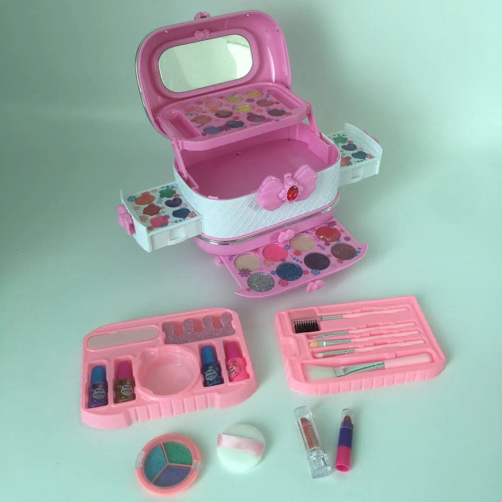 Overview of children makeup items in portable case