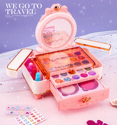 Contents of the Children's Pretend Play Cosmetic Kit