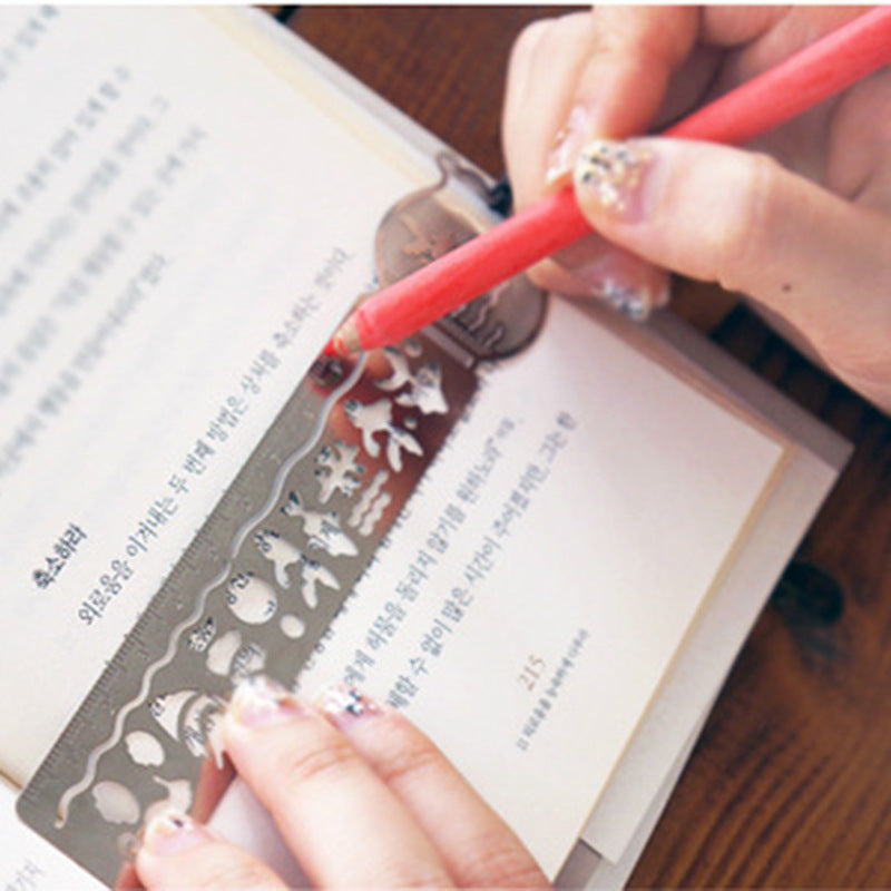 Elegant metal bookmark design 3 with intricate patterns