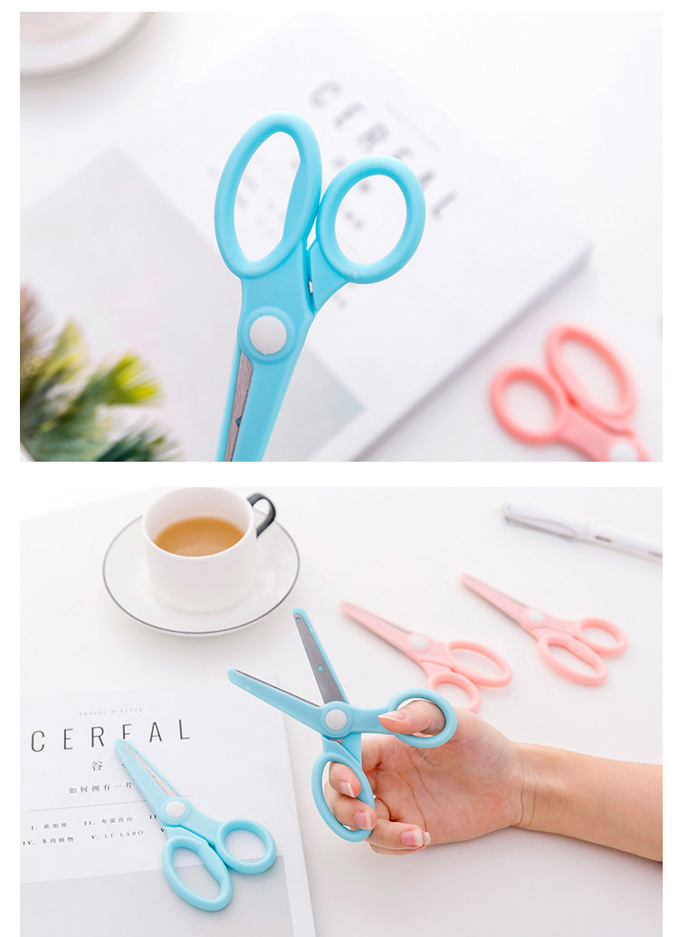 Easy-to-hold scissors for children's projects