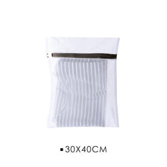 Protective laundry mesh bag for sweaters