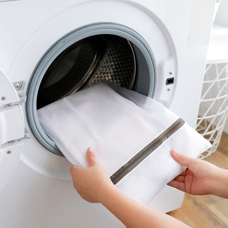 Translucent mesh material laundry bags - Image 3