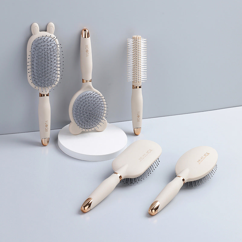 Different designs of portable hair brushes for women