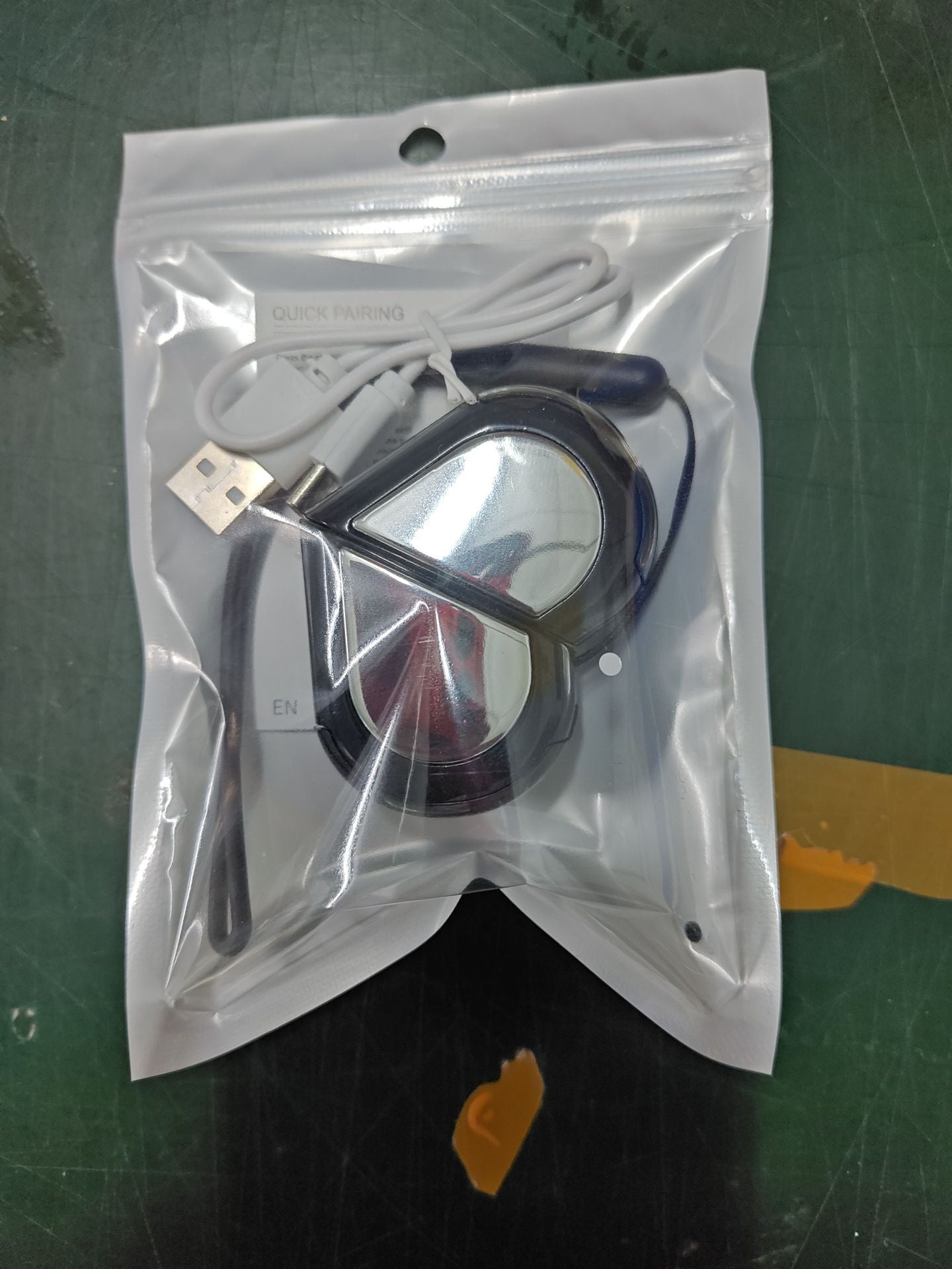 portable design of heart-shaped Bluetooth earbuds image 10