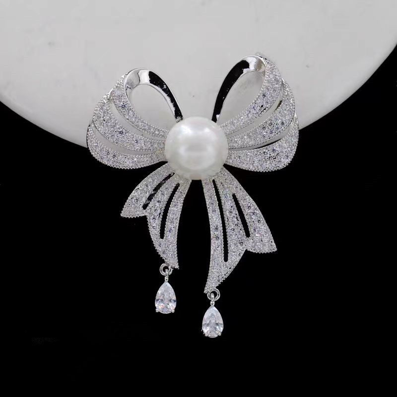 Quality zinc alloy brooch with floral design