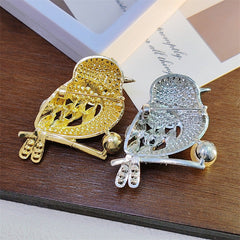 Stylish Fashionable Brooch details