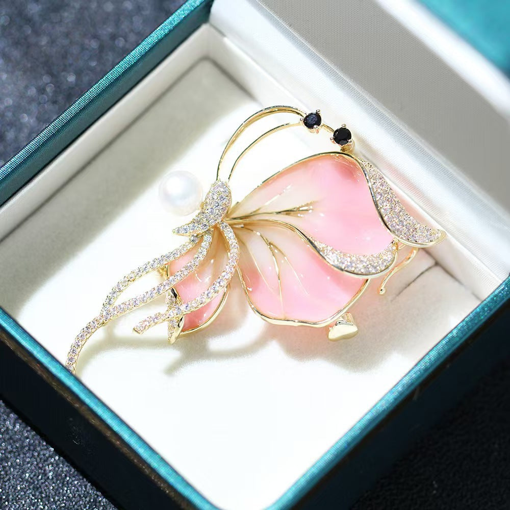 Elegant Butterfly Brooch Image 3 - Polished Finish