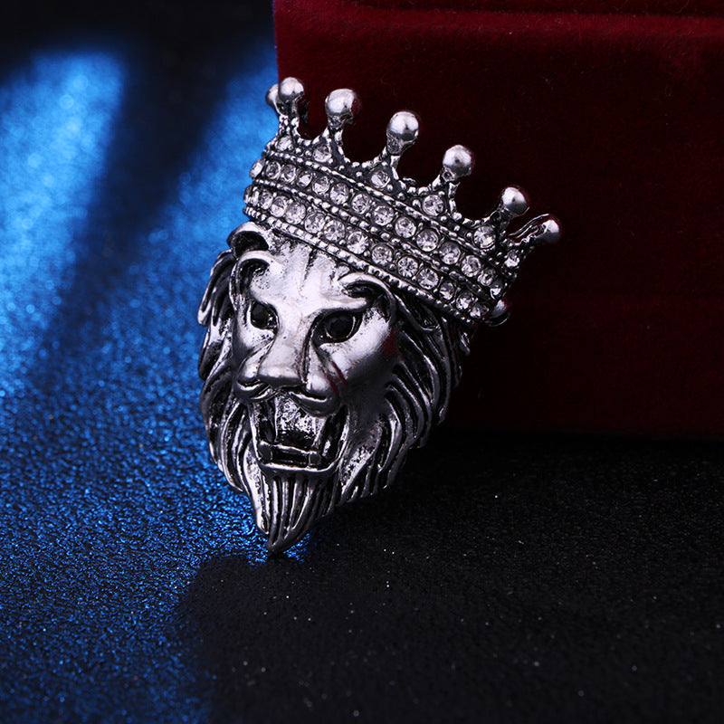 Antique Silver Brooch with lion design