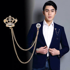 Star shape brooch in stylish attire