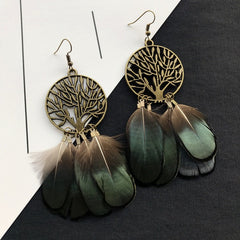 Vintage chic earrings in display image 3