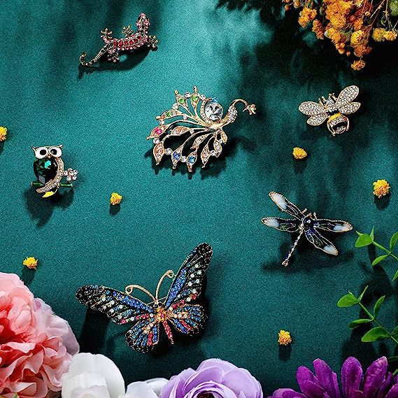 Stylish butterfly brooch design
