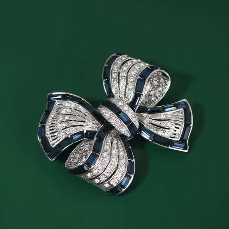 Lifestyle image of a Unisex Brooch on casual wear