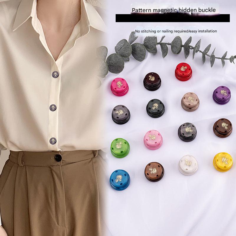 Invisible button set for easy closure solutions
