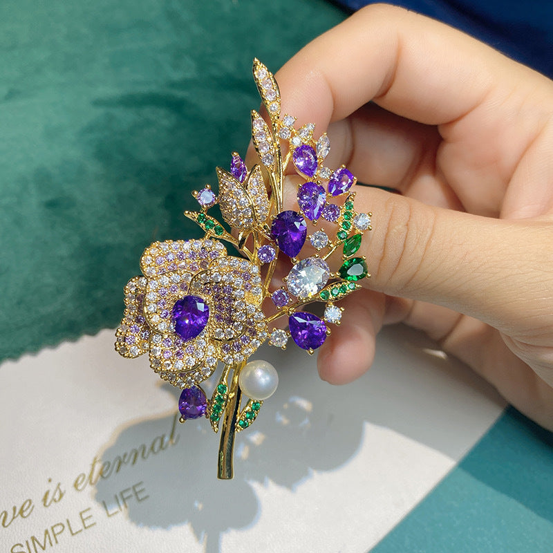 Gift-ready floral accessory for special occasions