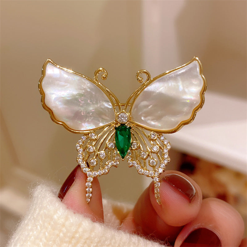 Trendy and Elegant Brooch for Weddings