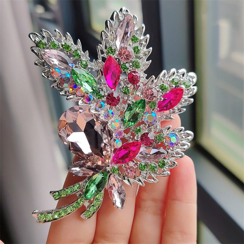 Elegant fashion accessory for women