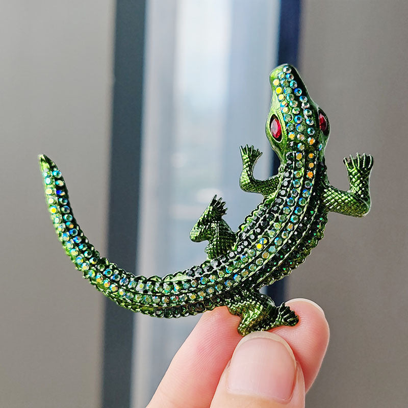 Elegant design of rhinestone crocodile brooch