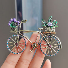 Detailed view of vintage-inspired brooch design