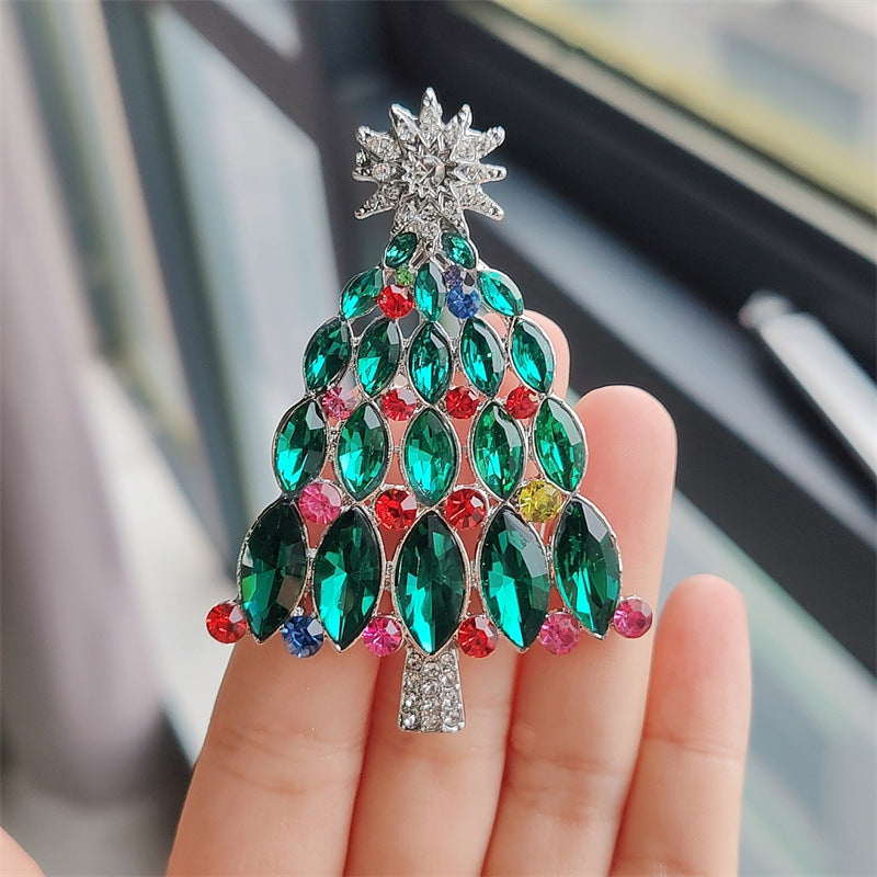 Fashion brooch perfect for winter celebrations