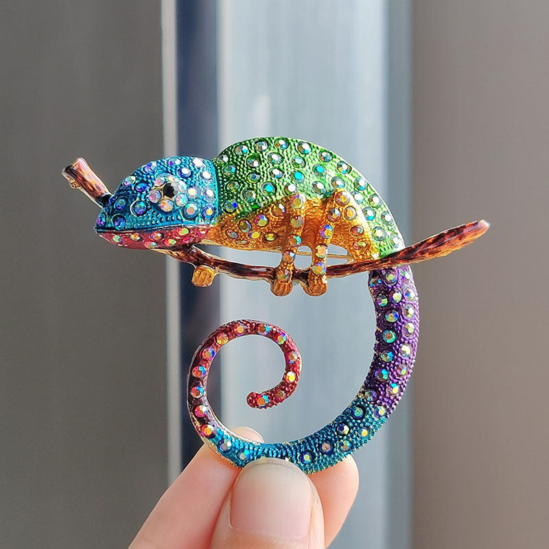Colour-Changing Lizard Brooch Side View