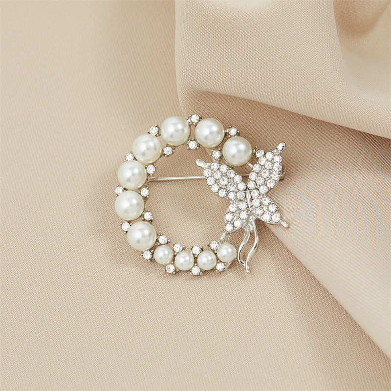 Elegant Vintage Floral Brooch Pin image 9