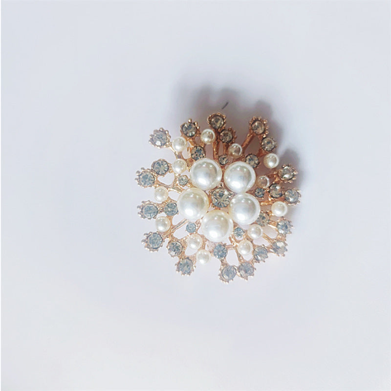 Elegant Vintage Floral Brooch Pin image 10