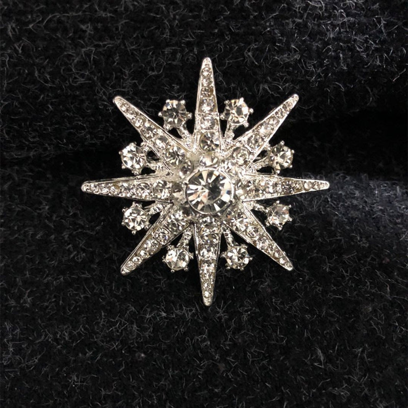 Elegant Vintage Floral Brooch Pin image 10