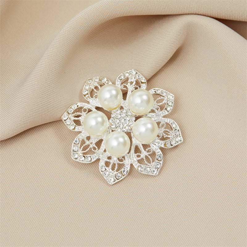 Elegant Vintage Floral Brooch Pin image 10