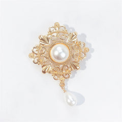 Elegant Vintage Floral Brooch Pin image 3