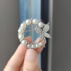 detailed butterfly design brooch with rhinestones 2