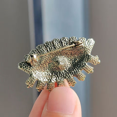 gold tone brooch ideal for casual and formal wear - image 9