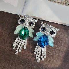 Unisex owl brooch highlighting rhinestones