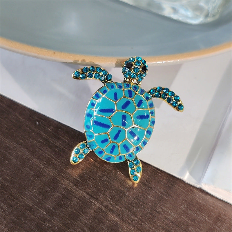 Elegant turtle brooch close-up detail